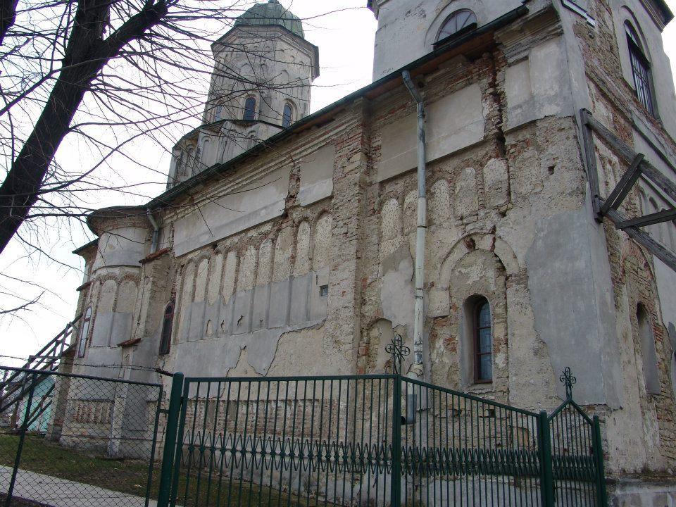 Biserica inainte de restaurare